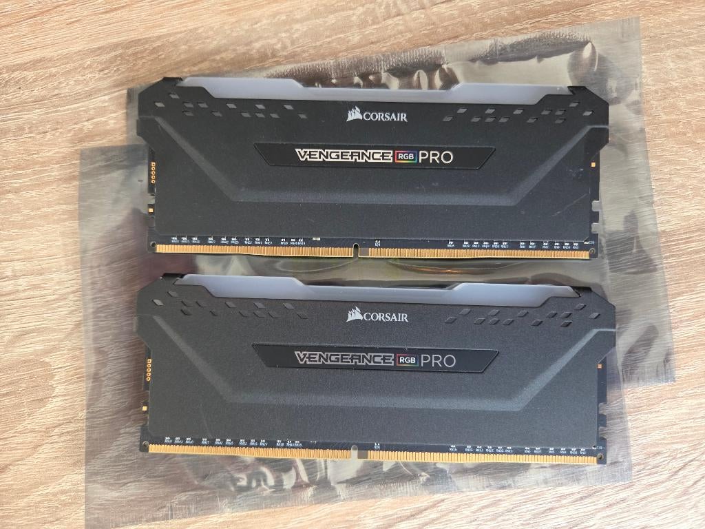 Corsair Vengeance PRO 16GB (2x8) DDR4 RAM, Computers en Software, RAM geheugen, DDR4, Ophalen of Verzenden, Zo goed als nieuw