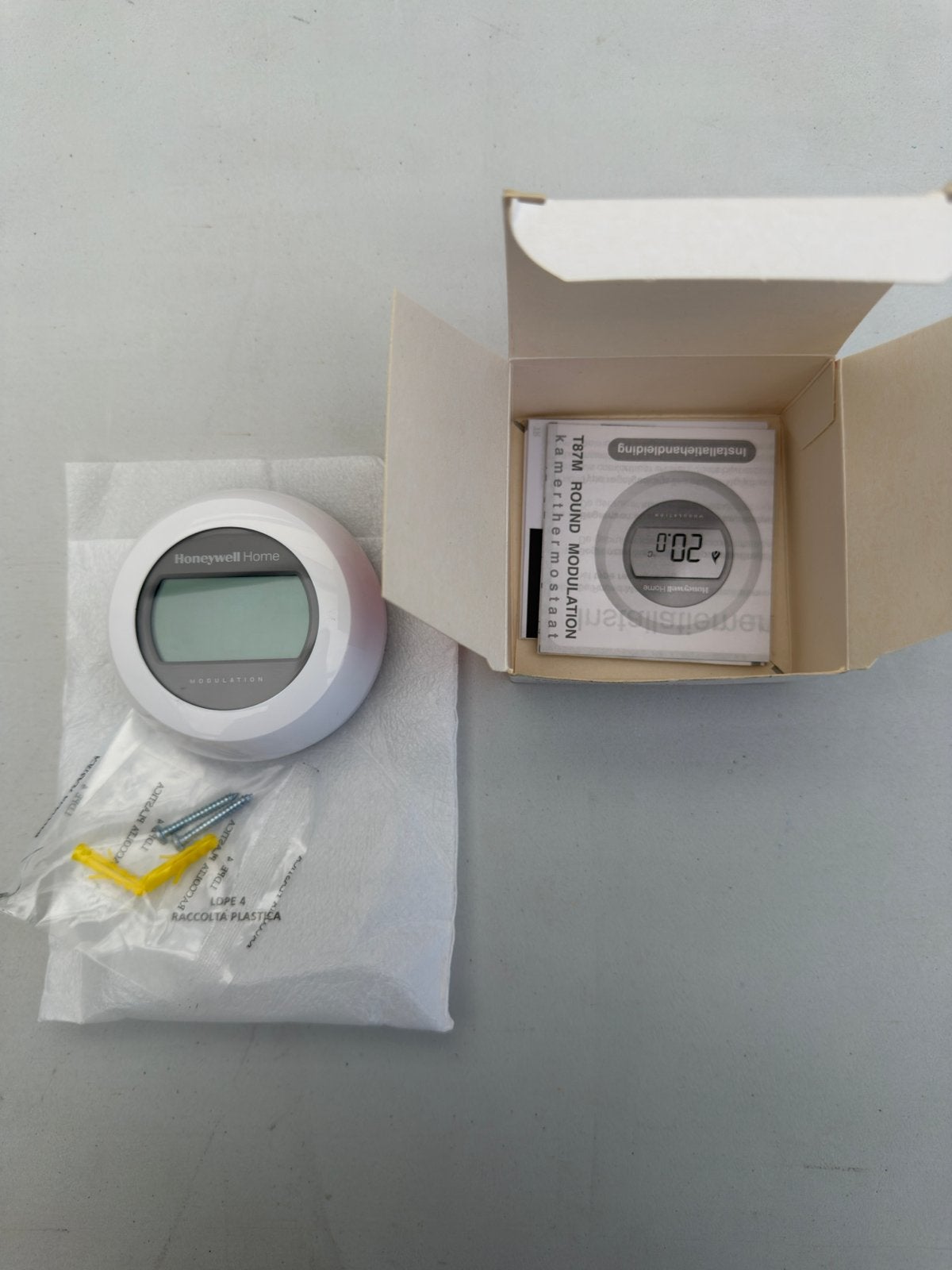 Honeywell Home T87M Round Modulation Kamerthermostaat, Verzenden, Slimme thermostaat, Nieuw
