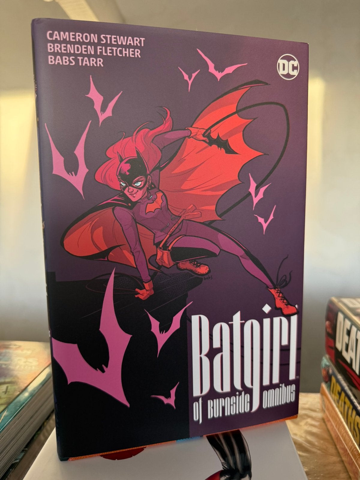 Batgirl of Burnside omnibus | DC comics, Eén comic, Ophalen of Verzenden, Zo goed als nieuw, Amerika