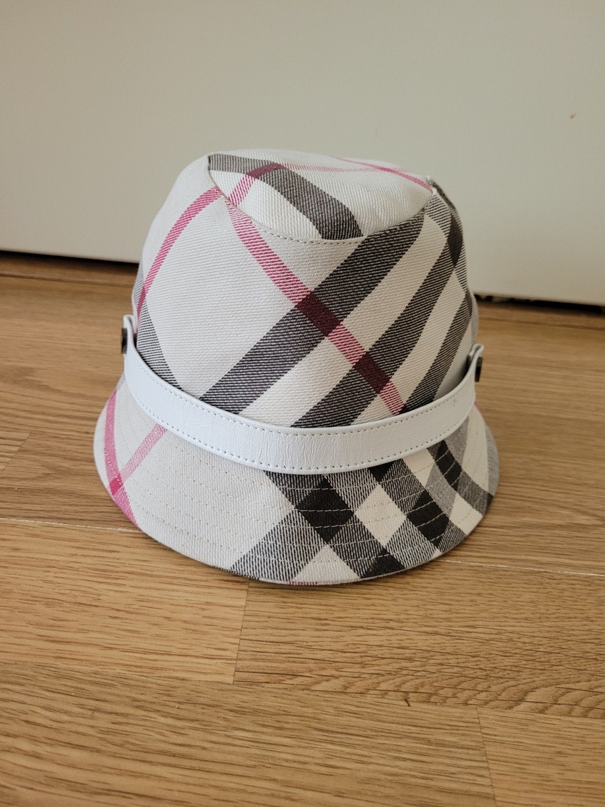 BURBERRY hoed print origineel maat M bucket ruit dessin, Kleding | Dames, Hoeden en Petten, 56 of 57 cm (M, 7 of 7⅛ inch), Hoed