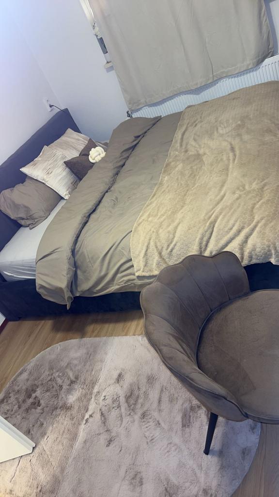 Velvet tweepersoonsbed 180x200 cm, Huis en Inrichting, Slaapkamer | Bedden, Zo goed als nieuw, Tweepersoons, 180 cm, 200 cm, Hout