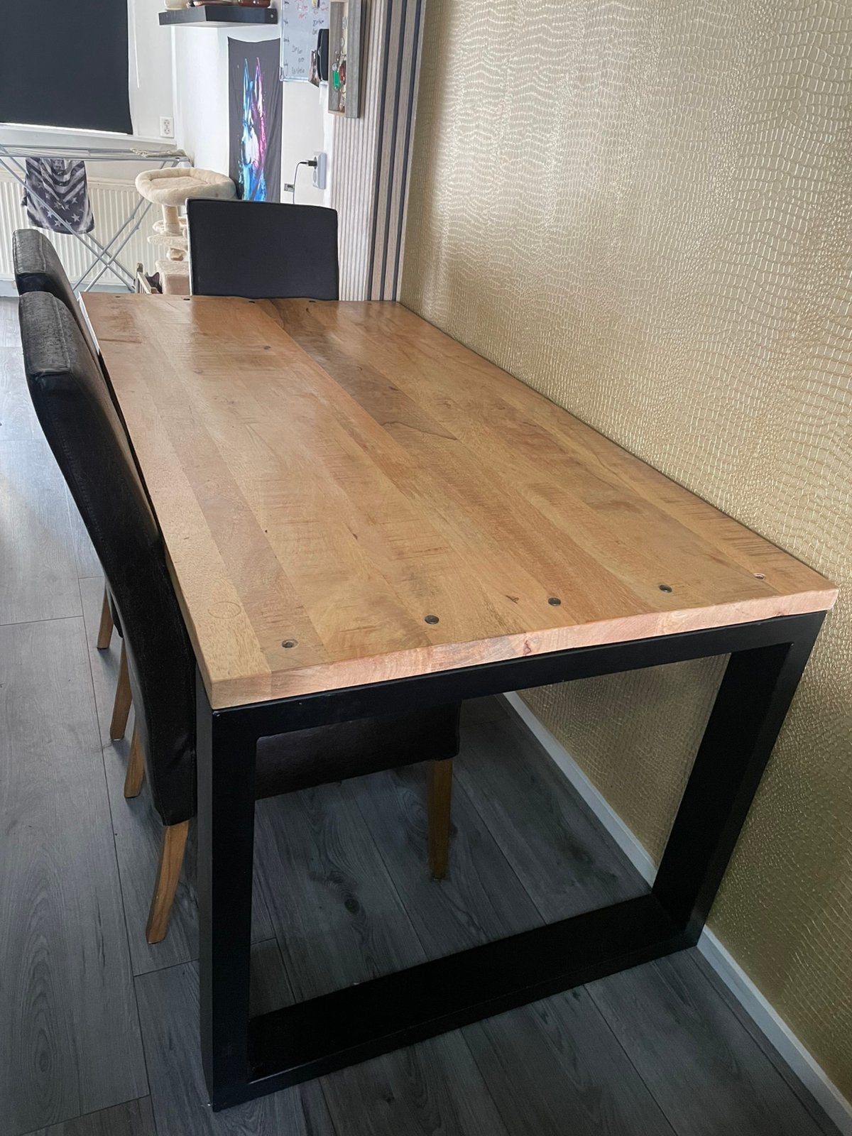 Mooi eikenhout tafel uit Indonesië en vier stoelen er bij, 100 tot 150 cm, Eikenhout, Rechthoekig, 50 tot 100 cm