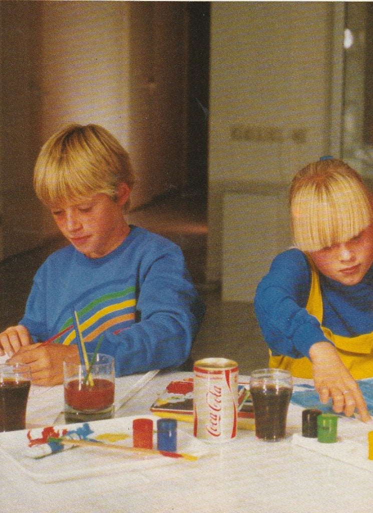 retro reclame 1983 Coca-Cola frisdrank jongetje meisje verf, Verzenden, Overige typen