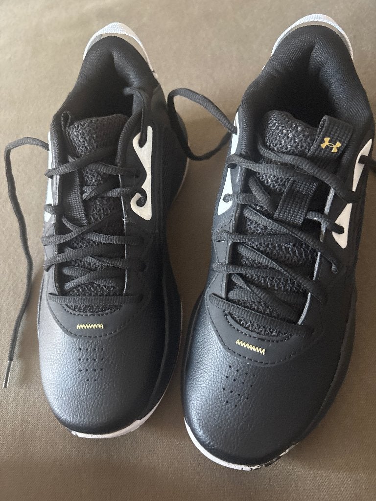 Under armour sneakers nieuw !!!, Jongen of Meisje, Schoenen, Nieuw, Ophalen of Verzenden