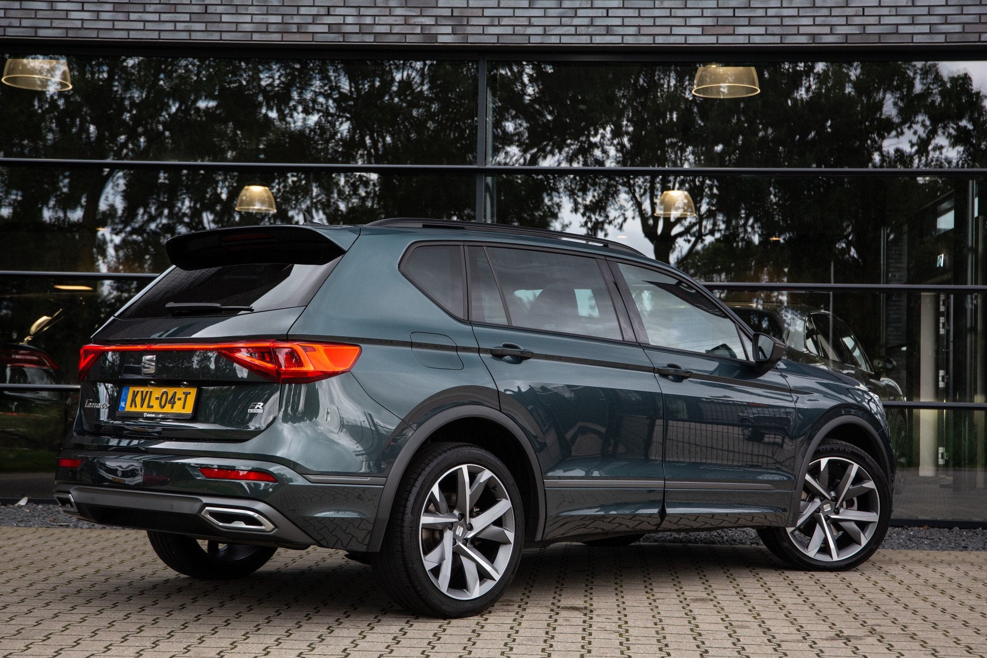SEAT Tarraco 1.4 TSI e-Hybrid PHEV FR Business , SOH 100%, P, Zwart, 4 cilinders, SUV of Terreinwagen, Lease