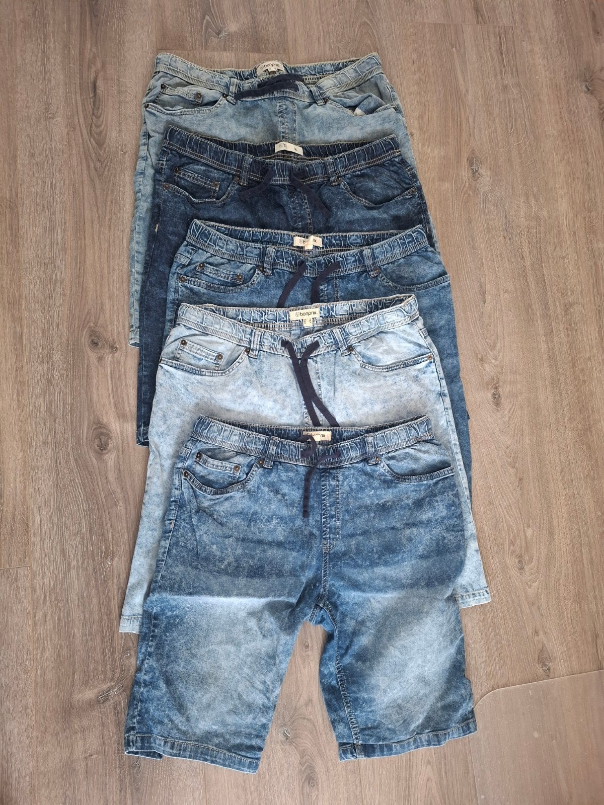 5x Korte spijkerbroeken instapmodel maat 52/L, Kleding | Heren, Ophalen of Verzenden
