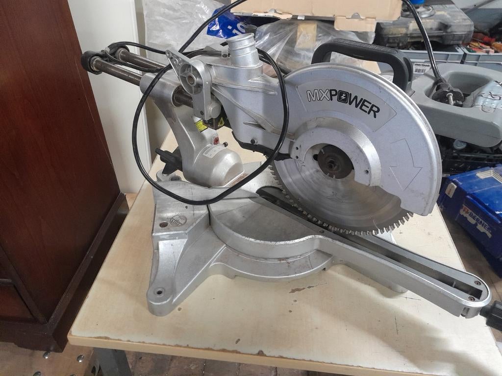 Radiaal verstekzaag, Doe-het-zelf en Verbouw, Ophalen of Verzenden, 1200 watt of meer, Afkortzaag, 70 mm of meer