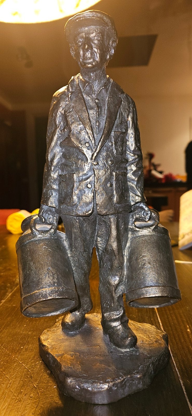 Bronzen replica Brabantse boer met melkbusen., Antiek en Kunst, Ophalen, Brons
