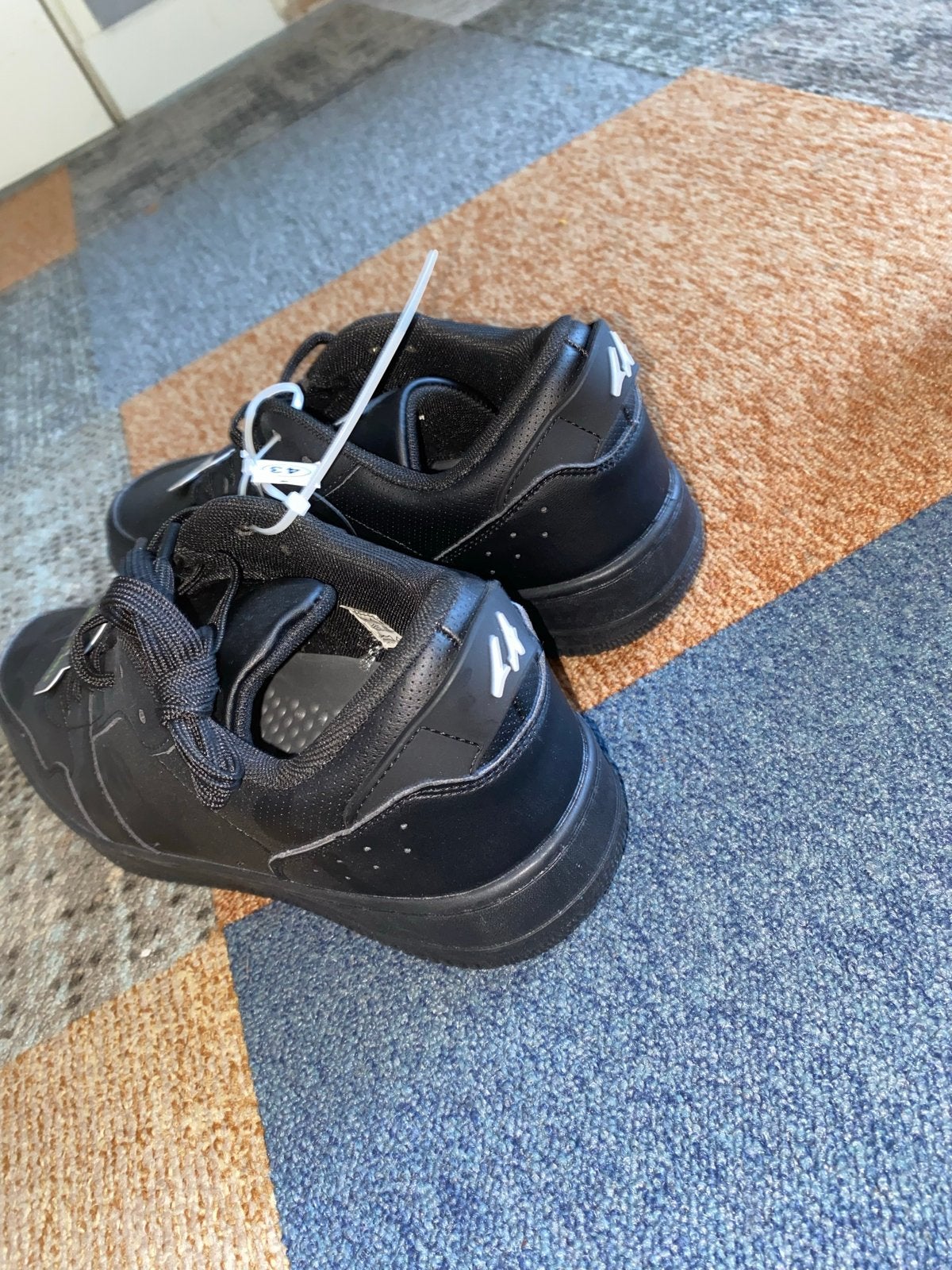 Nieuwe zwarte LA Gear sneakers, ongedragen, Ophalen of Verzenden, Nieuw, Zwart, Sneakers of Gympen