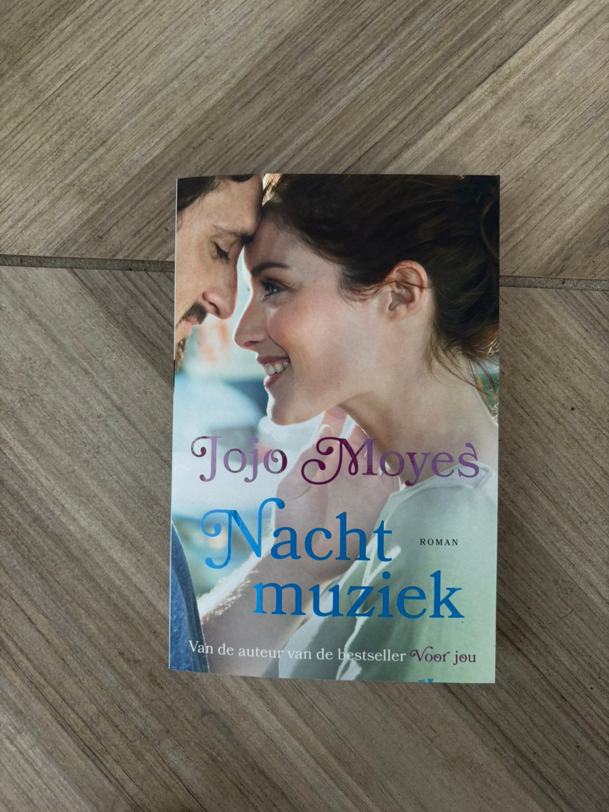 Jojo Moyes - Nachtmuziek, Boeken, Ophalen of Verzenden, Zo goed als nieuw, Jojo Moyes