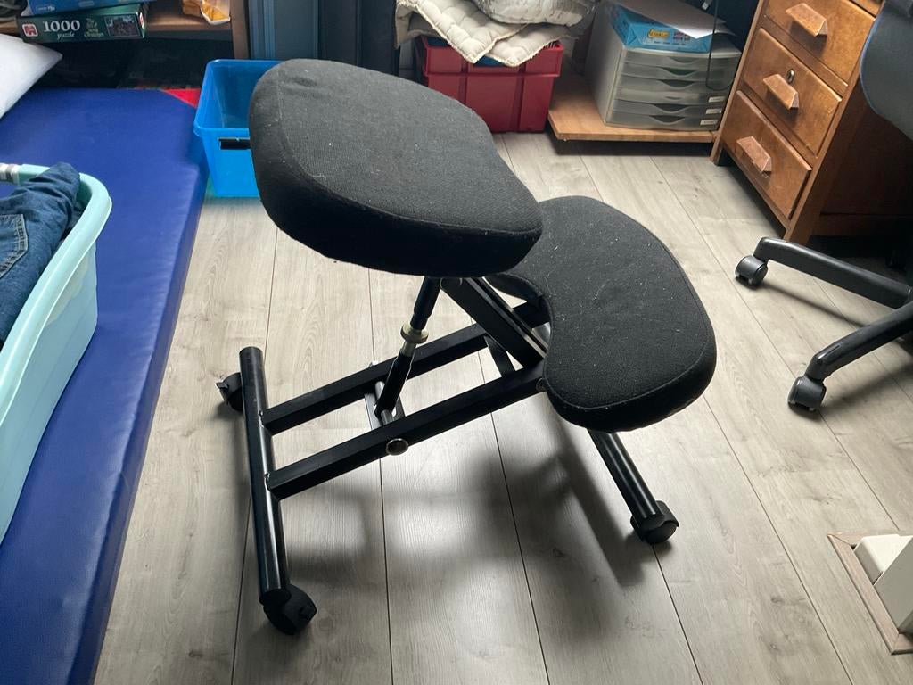 Ergonomische kniestoel - Zwart, Ophalen of Verzenden, Gebruikt, Zwart