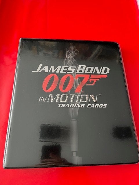 James Bond In Motion 2008 Trading Cards, Verzamelen, Film en Tv, Nieuw, Film, Foto of Kaart, Ophalen of Verzenden