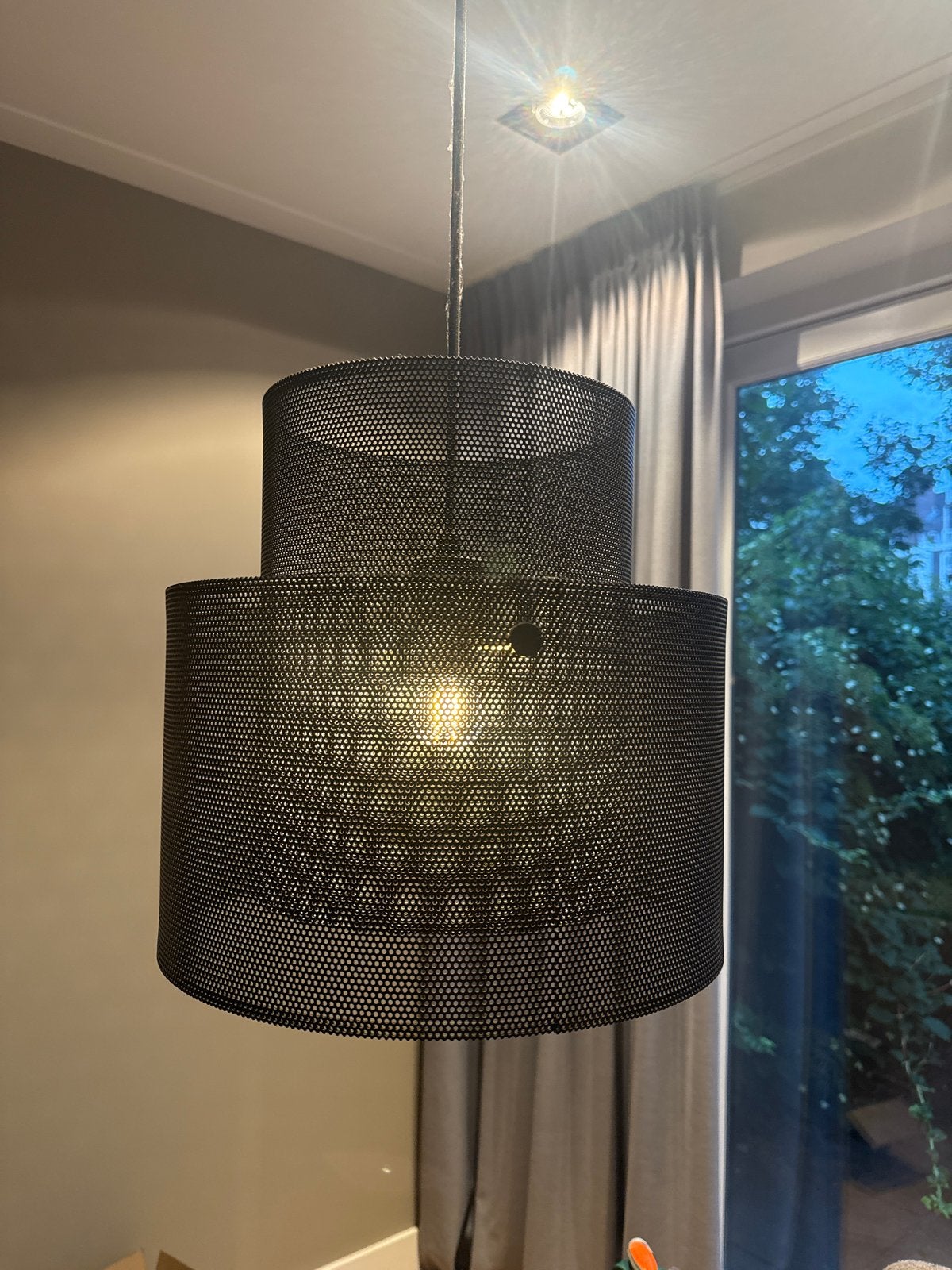Bolia Moderne Zwarte Hanglamp - Metaal Gaas Design, Ophalen, Zo goed als nieuw, Metaal, E27 (groot)
