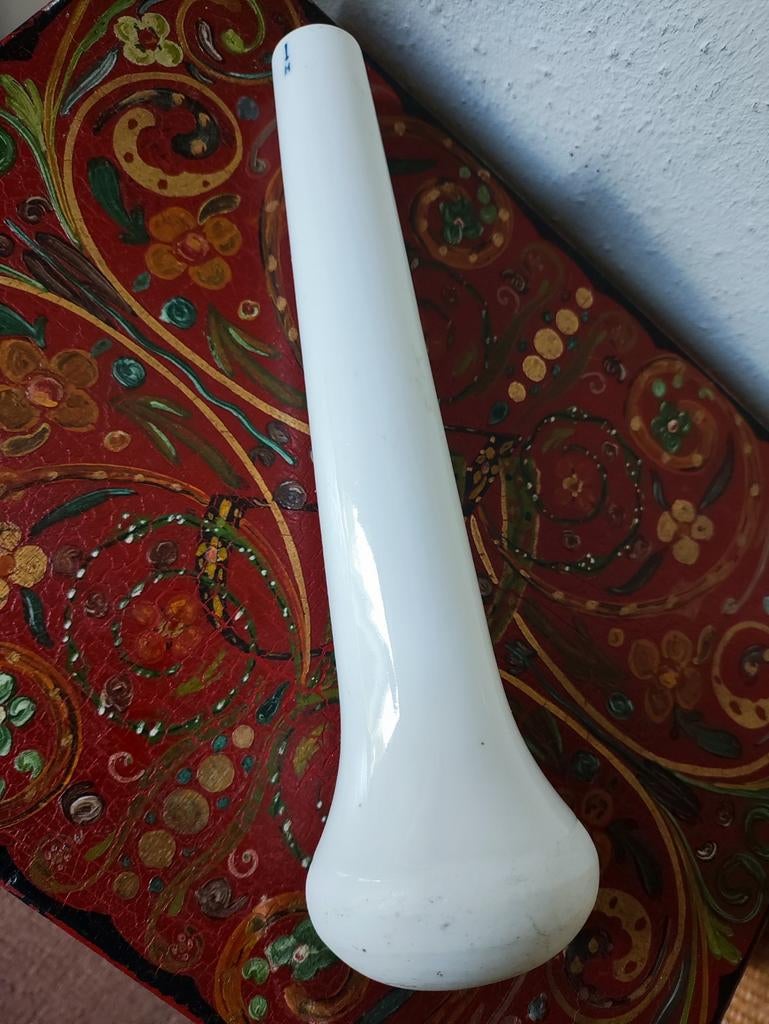 Mooie grote oude porseleinen stamper voor een vijzel, Verzenden