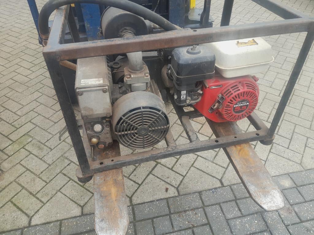 Busch vacuümpomp met honda gx160, Ophalen, Gebruikt, Benzinemotor, 1800 rpm of meer