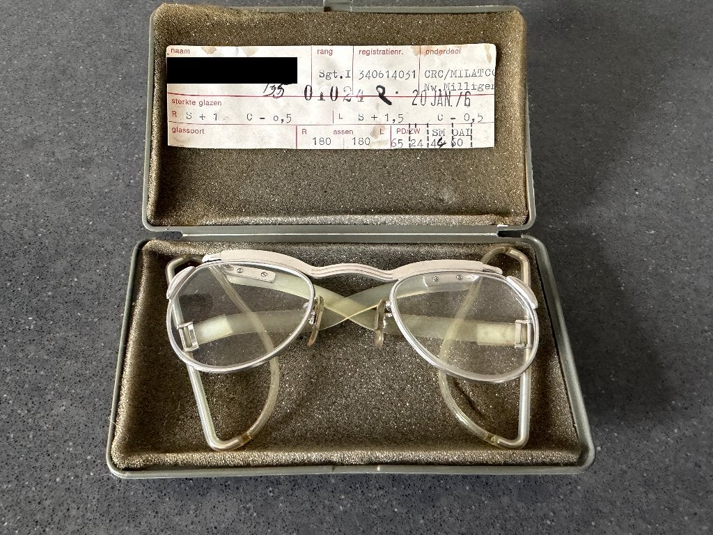 Defensie bril / bril voor onder gasmasker uit de jaren 50, Ophalen of Verzenden, Landmacht, Nederland, Overige typen