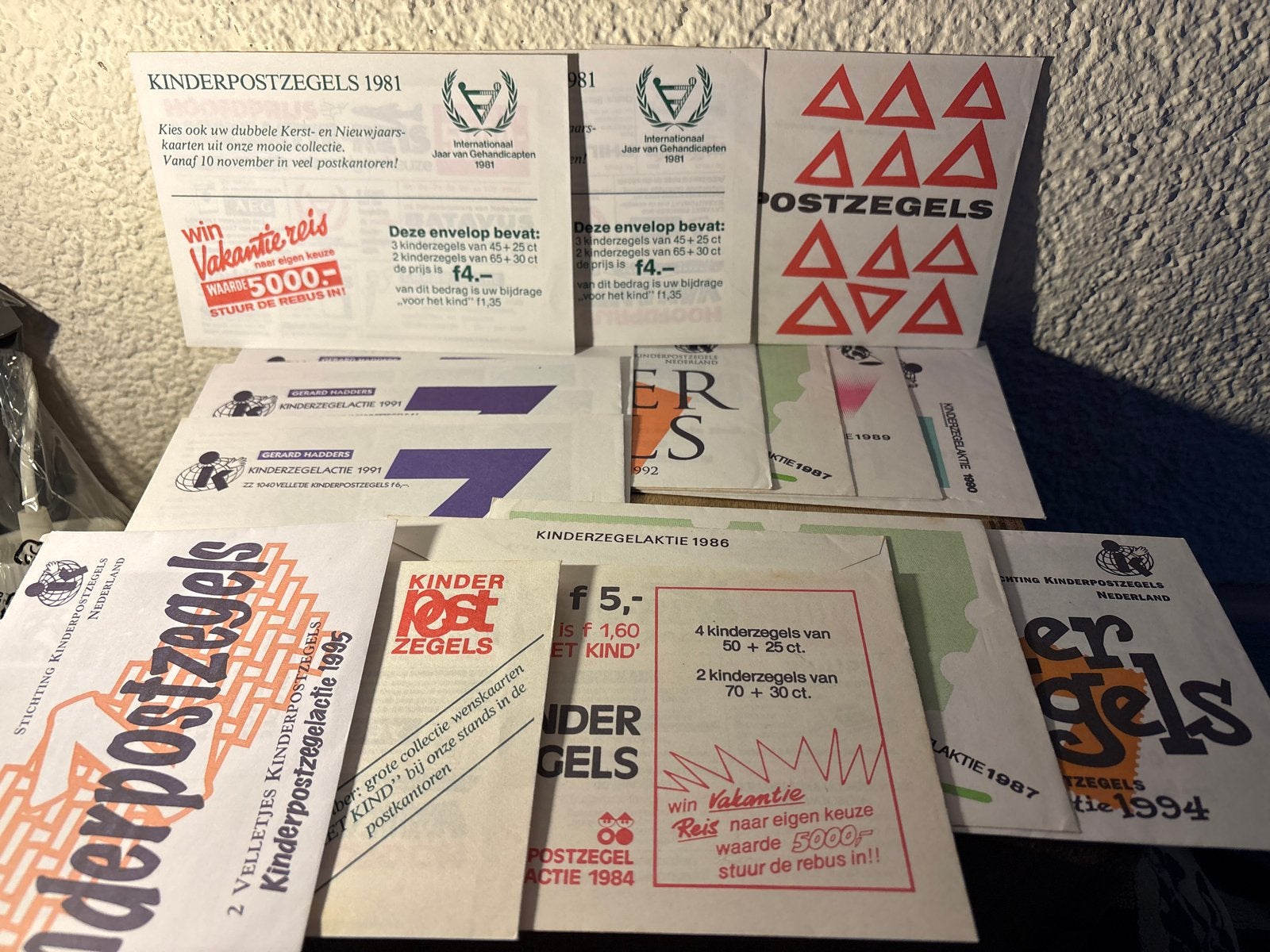 16 Enveloppen met Kinderpostzegels - Diverse Jaren, Ophalen of Verzenden, Na 1940, Postfris
