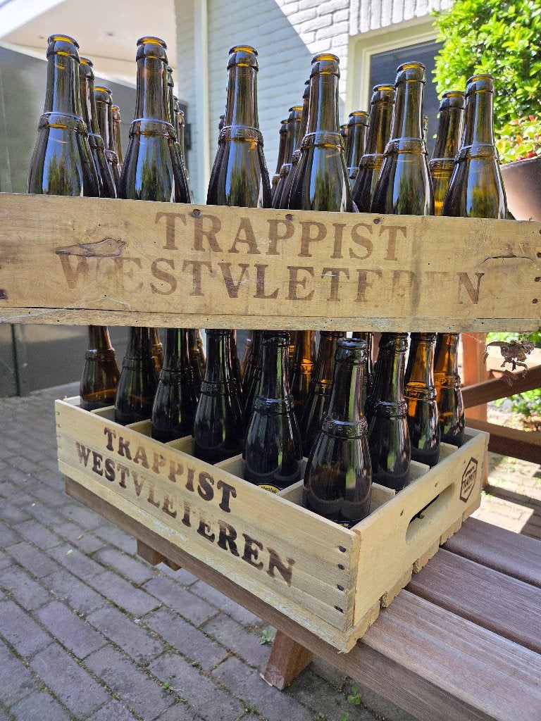 Westvleteren flesjes en originele houten kratten, Verzamelen, Biermerken, Ophalen, Zo goed als nieuw, Flesje(s), Overige merken