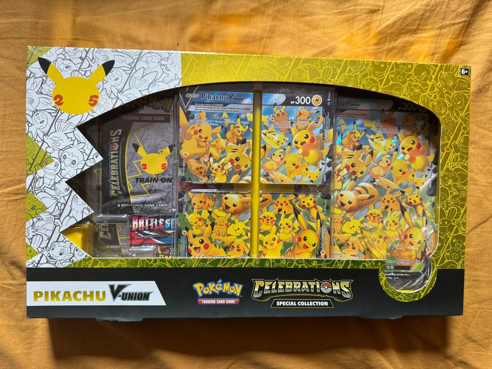 Celebrations Special Collection: Pikachu V-UNION, Verzenden, Zo goed als nieuw