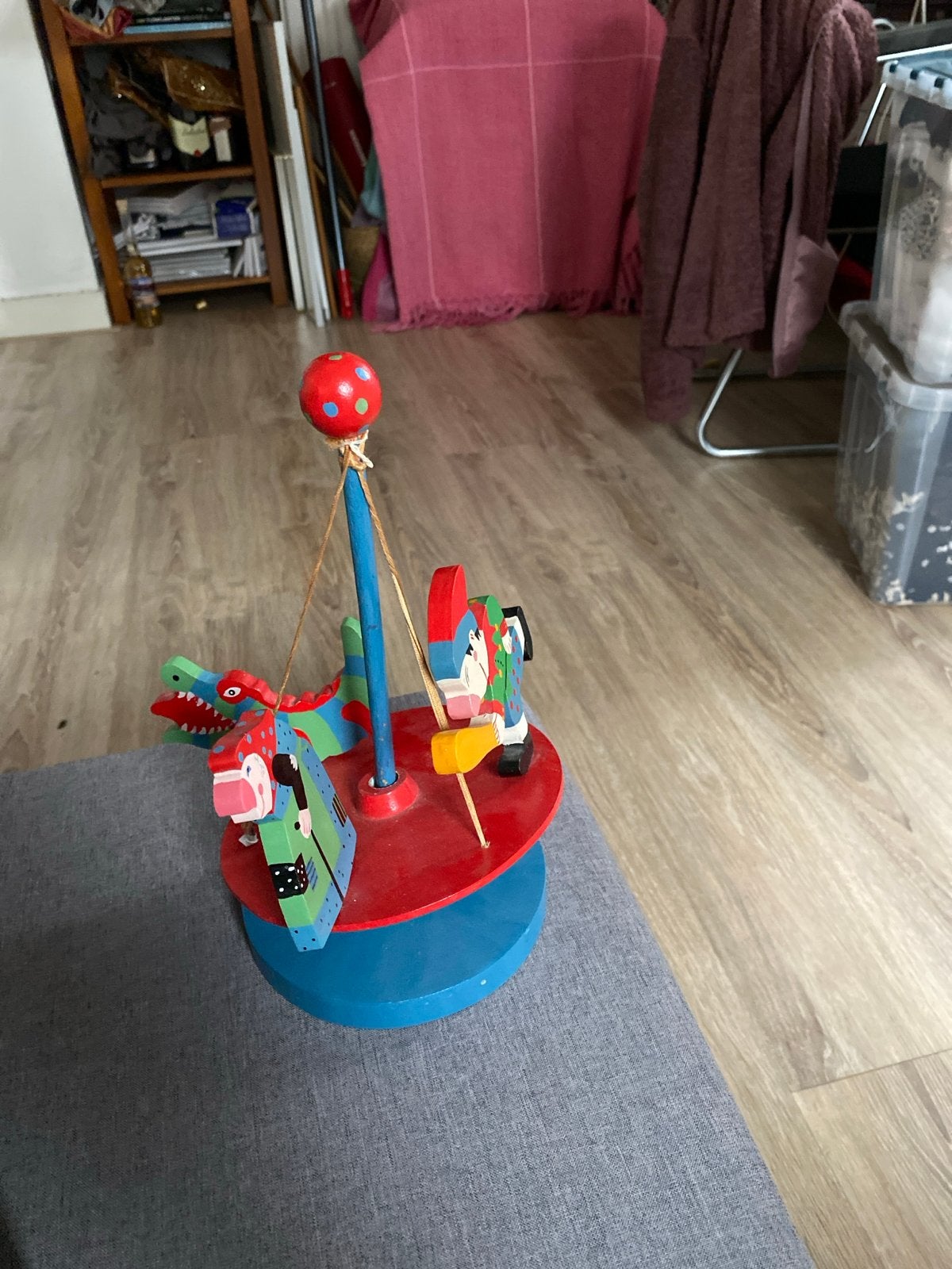 Houten draaimolen met dieren en poppetjes, Ophalen of Verzenden, Gebruikt, Overige typen