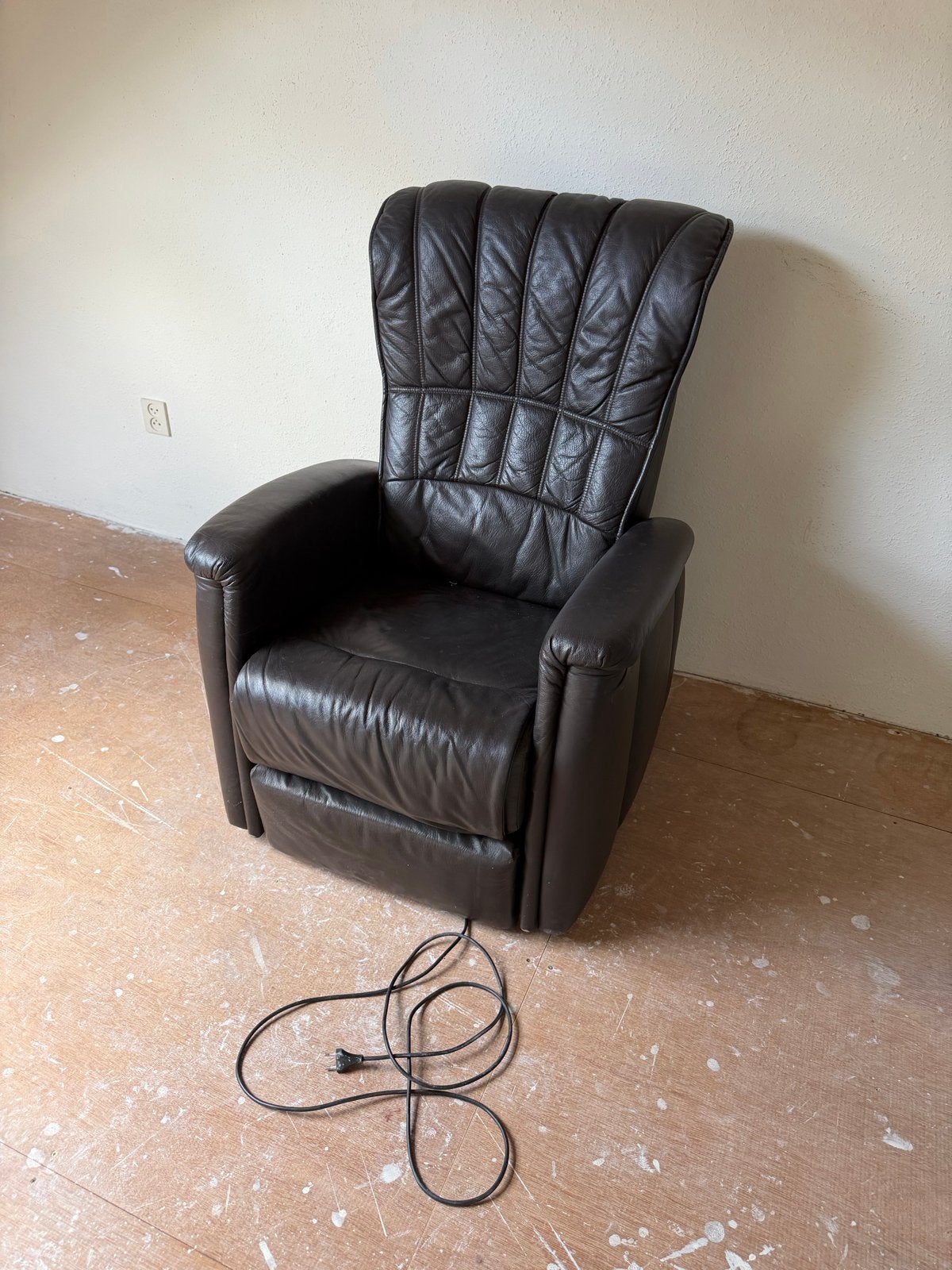 Hukla Relaxfauteuil - Leer - Voetensteun werkt soms, Ophalen, Gebruikt, Leer