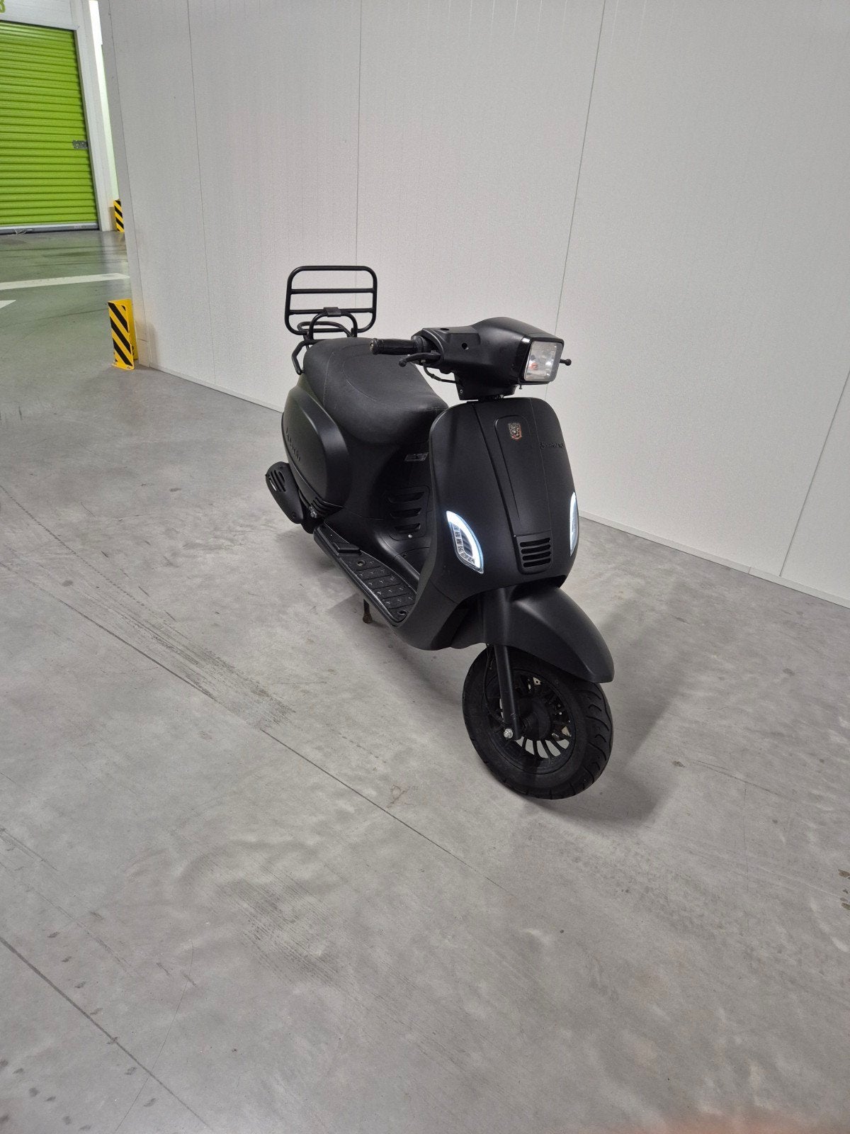 La Souris scooter zwart - Zo goed als nieuw, Ophalen of Verzenden, Zo goed als nieuw, Benzine, Overige merken