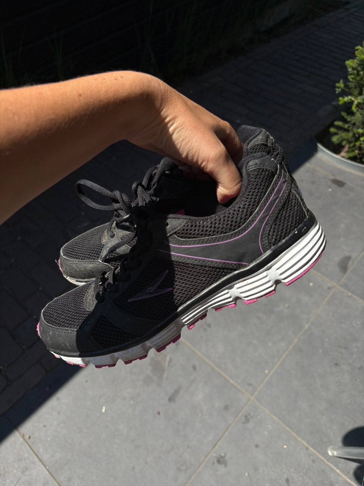 Sport schoenen dames roze met zwart maat 39, Ophalen of Verzenden, Zo goed als nieuw, Schoenen