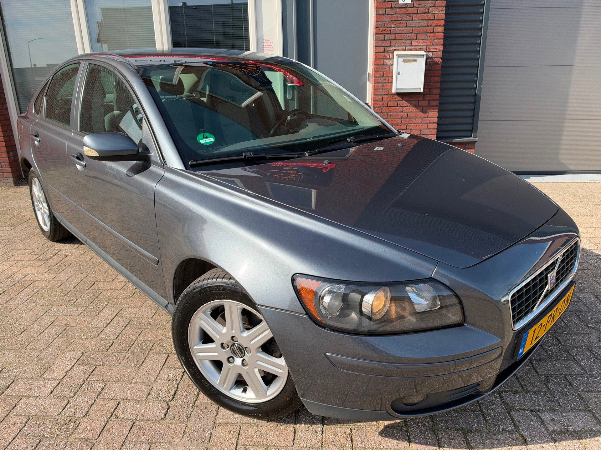 Volvo S40 2.4 Elite / AUT / Leder / PDC / AUT / Clima / Crui, Gebruikt, Verwarmde buitenspiegels, 2435 cc, Sedan