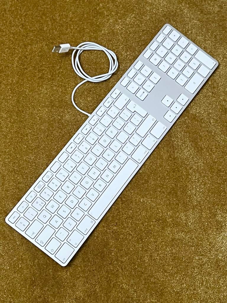 Apple MagicUSB A1243 toetsenblok (bedraad), Computers en Software, Toetsenborden, Multimediatoetsen, Ophalen of Verzenden, Zo goed als nieuw