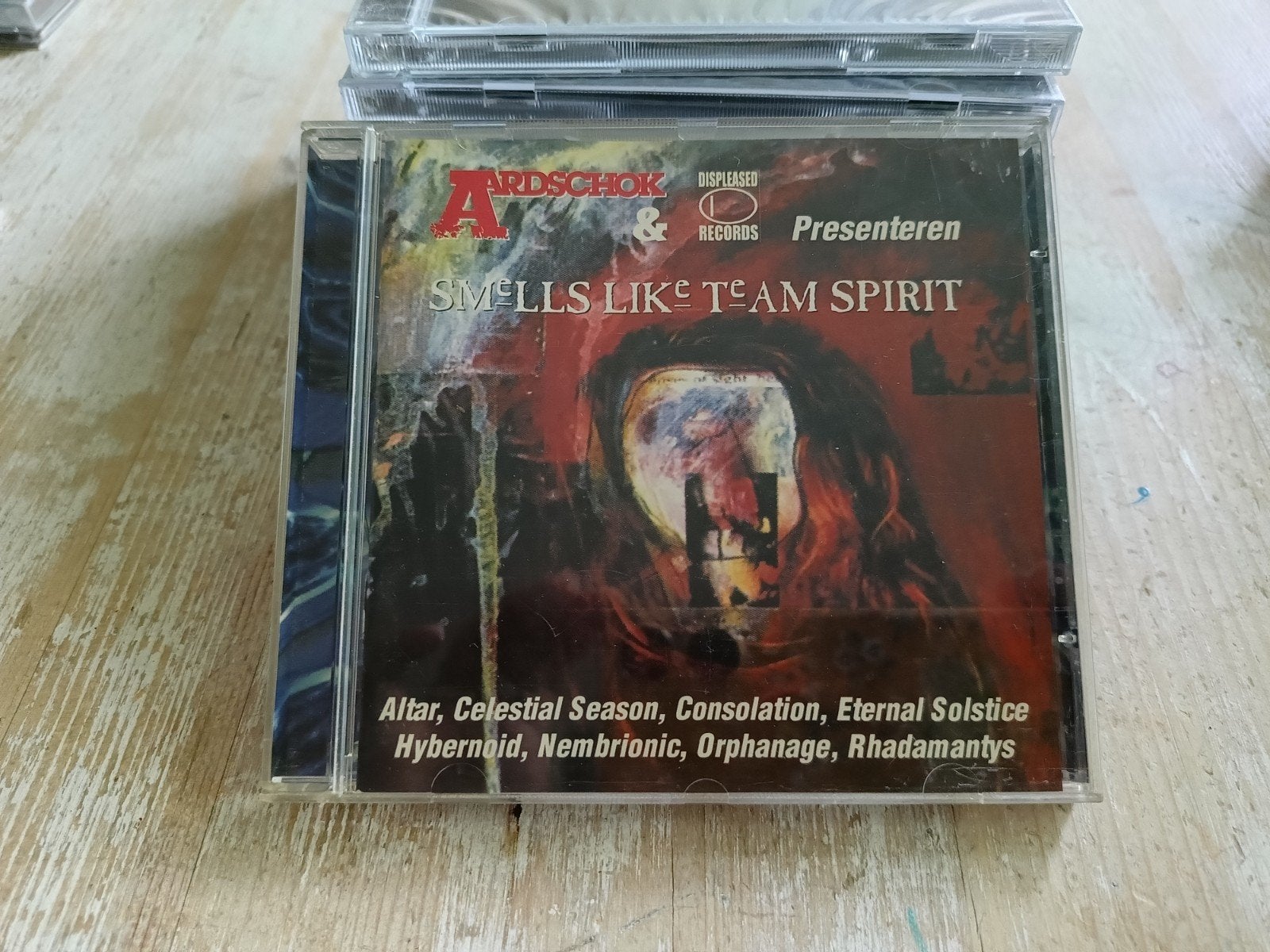 CD Aardschok - Smells like team spirit, Ophalen of Verzenden, Zo goed als nieuw