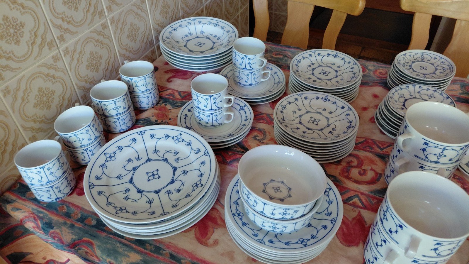 Vintage 88-delig porseleinen servies, Ophalen
