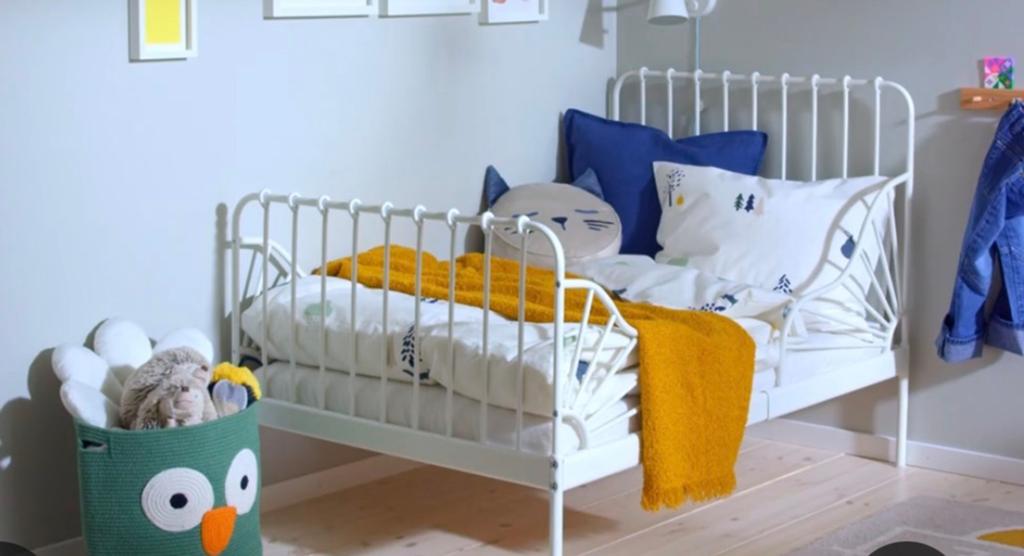 Ikea stalen meegroeibed, Minnen in de kleur wit, Ophalen, Gebruikt, 70 tot 85 cm, Lattenbodem