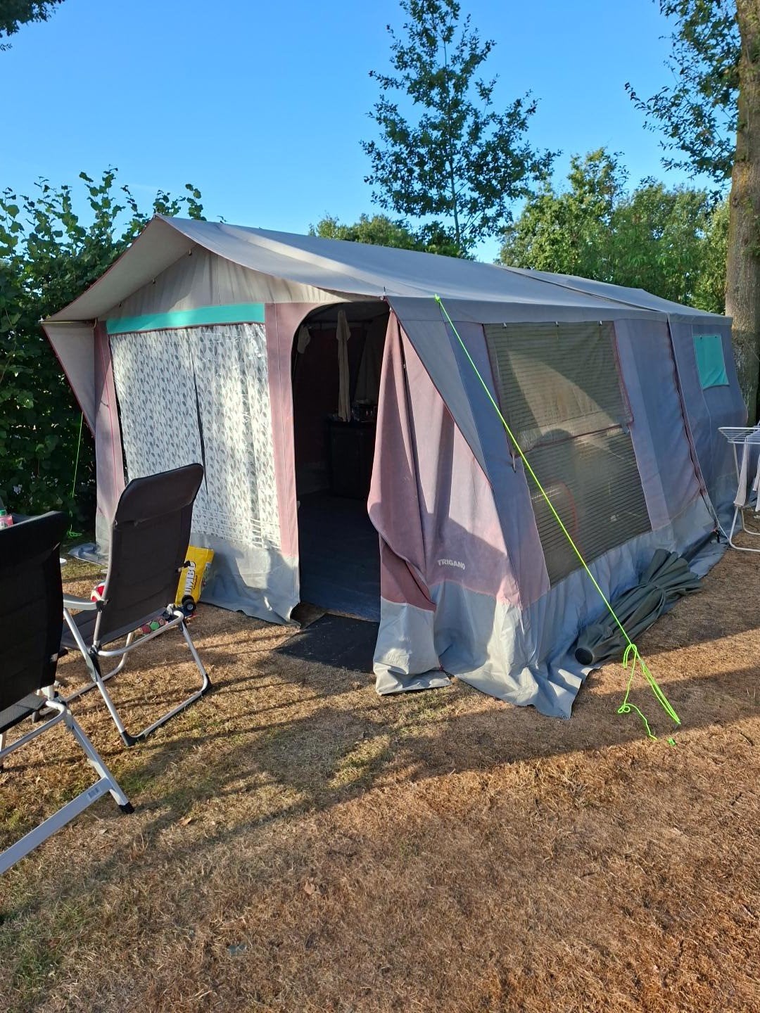 Ruime vouwwagen Trigano met 5 slaapplaatsen, Caravans en Kamperen, Ophalen, Gebruikt, Tot en met 5