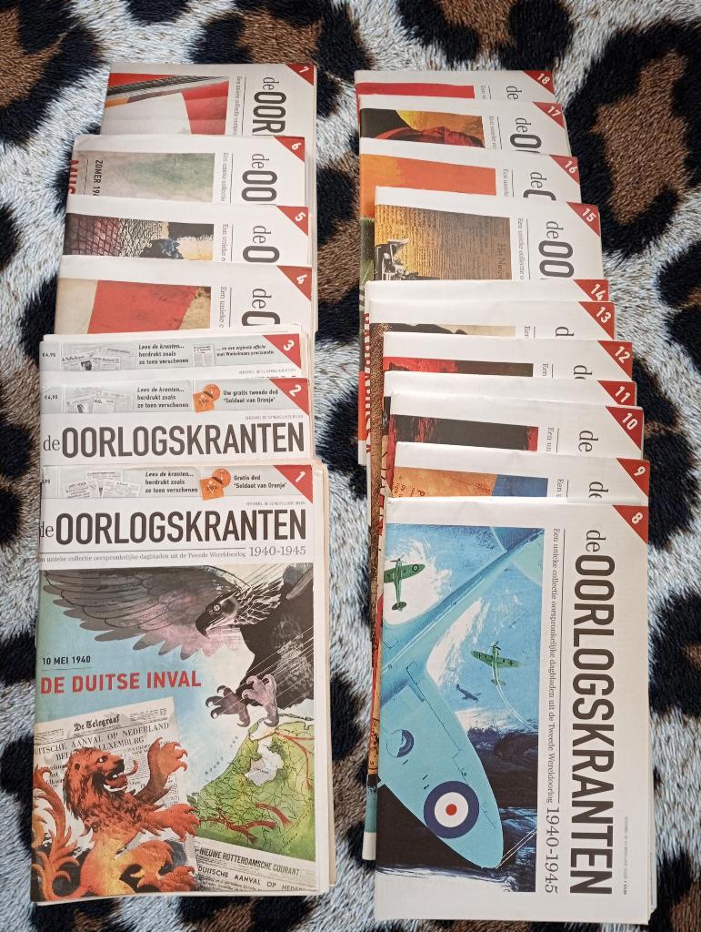De Oorlogskranten deel 1 t/m 18, Ophalen of Verzenden, Zo goed als nieuw, Krant