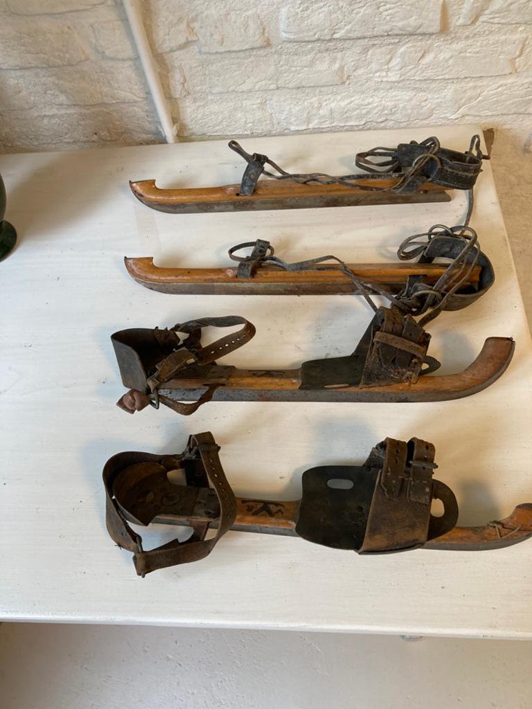 Oude schaatsen, Huis en Inrichting, Woonaccessoires | Kapstokken, Ophalen, Zo goed als nieuw
