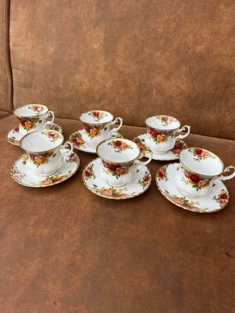 Set van 6 Royal Albert Old Country Roses kop en schotels, Ophalen