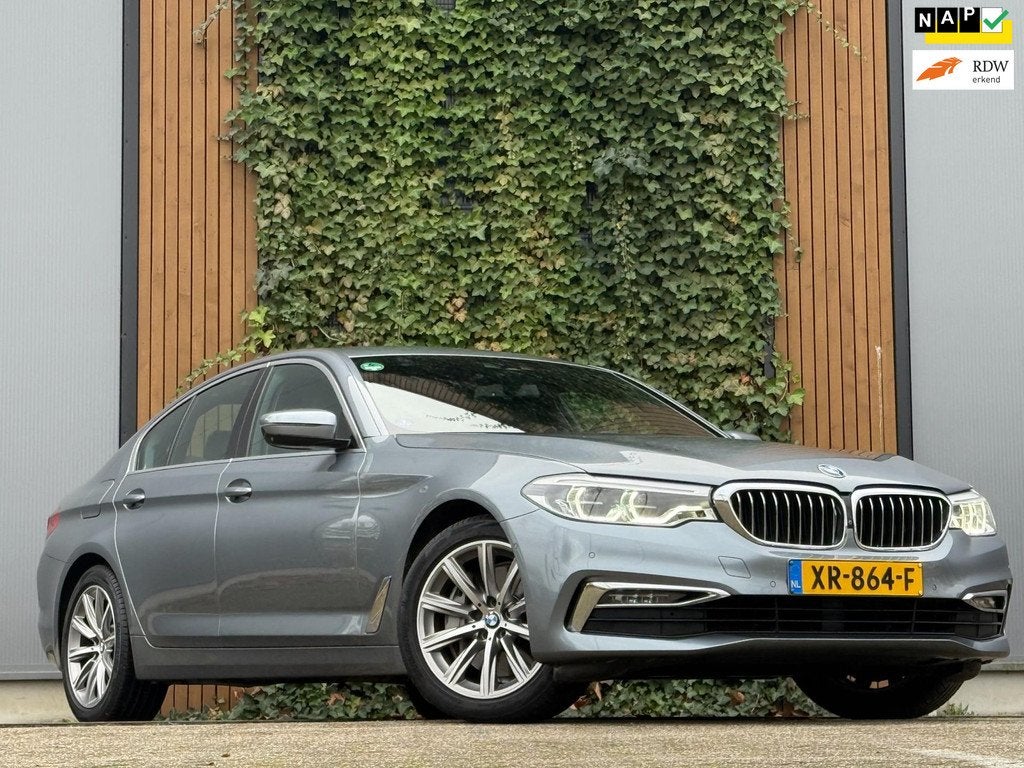 BMW 5-serie 540i High Executive Edition|340PK|LEDER|360 CAME, Auto's, BMW, Achterwielaandrijving, Gebruikt, 2000 kg, 340 pk