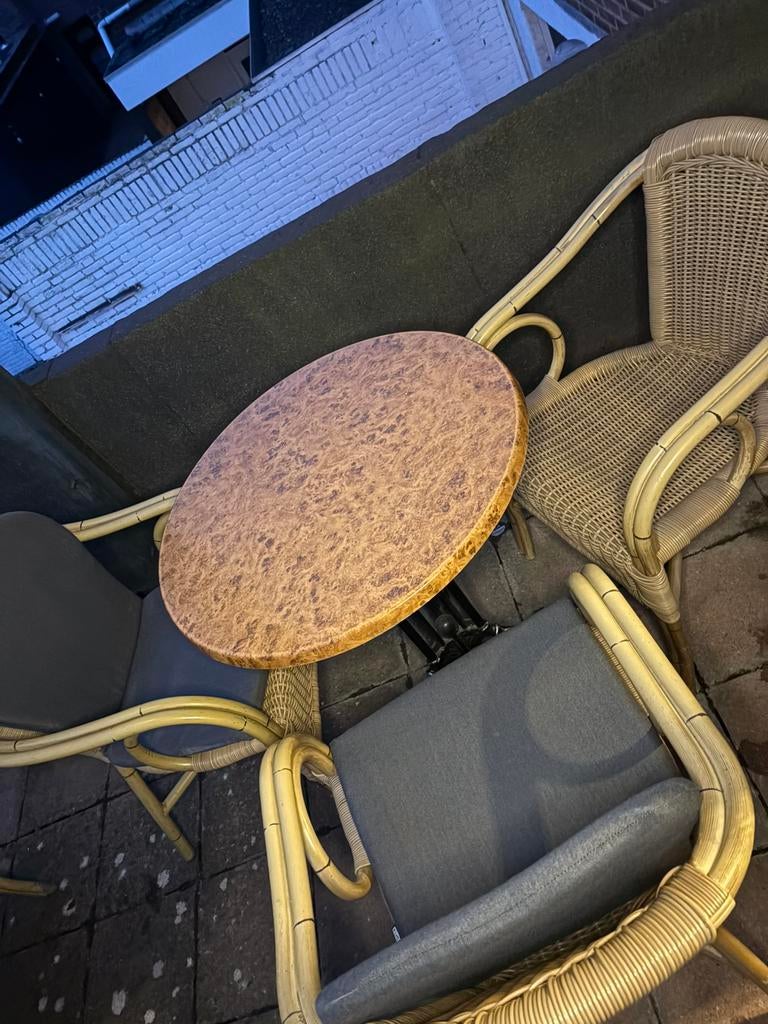 Leuk terras tafeltje met 3 stoelen, Tuin en Terras, Tuinsets en Loungesets, Ophalen, Zo goed als nieuw, 3 zitplaatsen