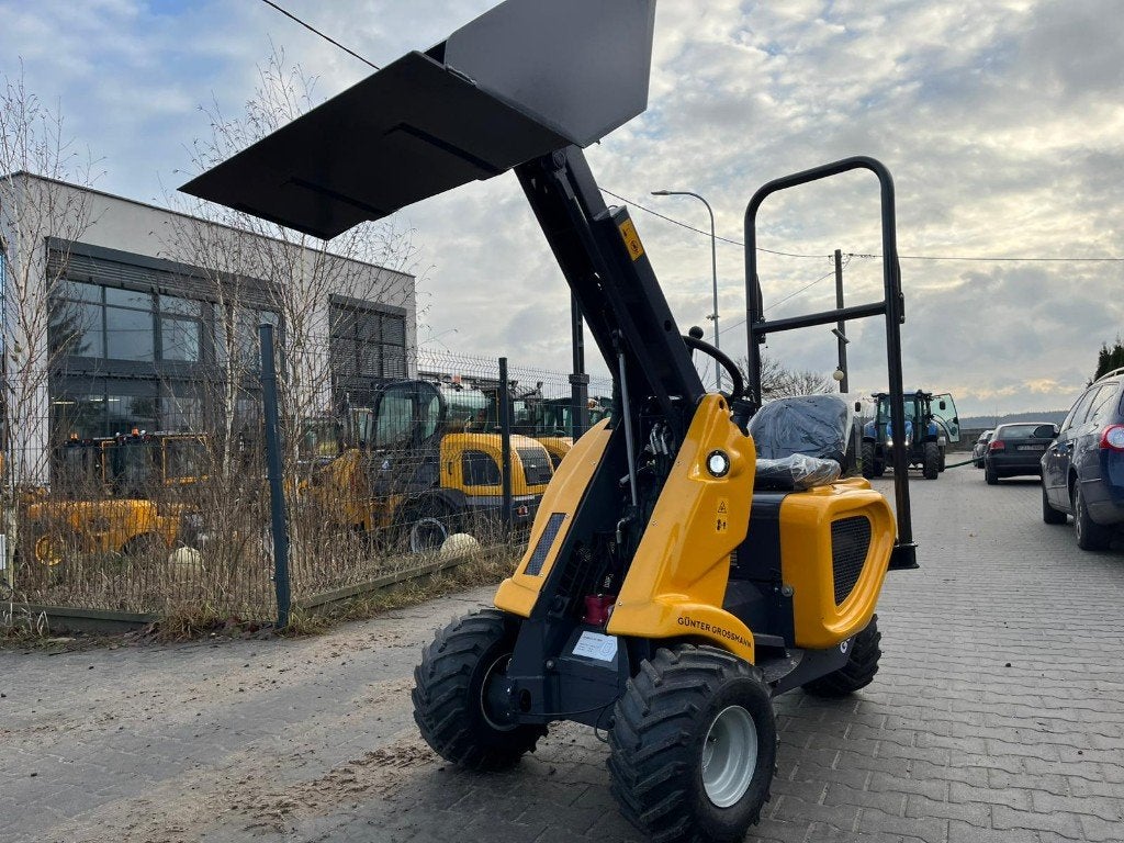 Compacte minishovel / wiellader, Ophalen of Verzenden, Nieuw, Handmatig
