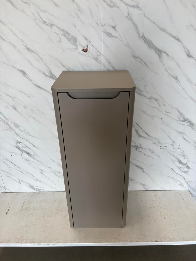 H&R Badmeubelen Juice hoge kast – Stone Grey Mat (130cm), (Half)hoge kast, Minder dan 50 cm, 100 tot 150 cm, Wltradingnl@outlook.com