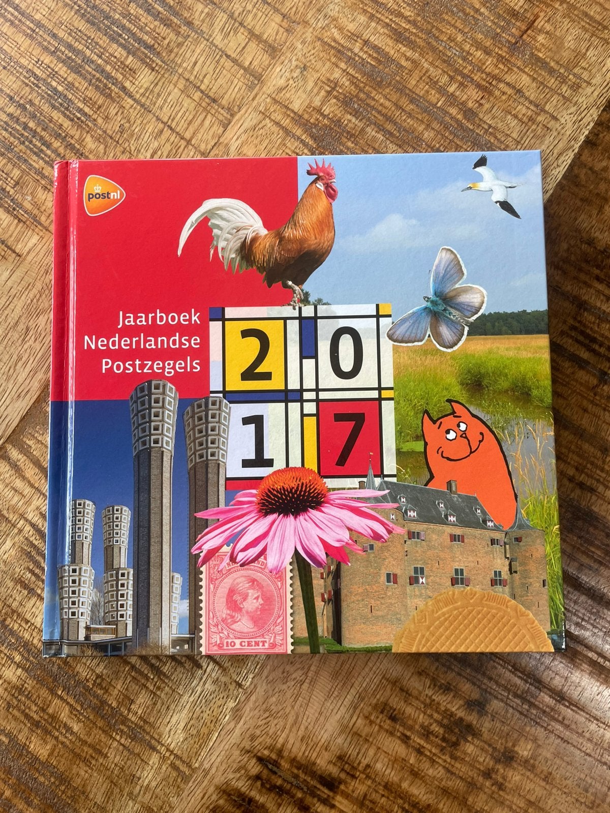 2017 Jaarboek Nederland Nu: € 120,00 Compleet met zegels.PF., Postzegels en Munten, Ophalen of Verzenden, Na 1940, Postfris