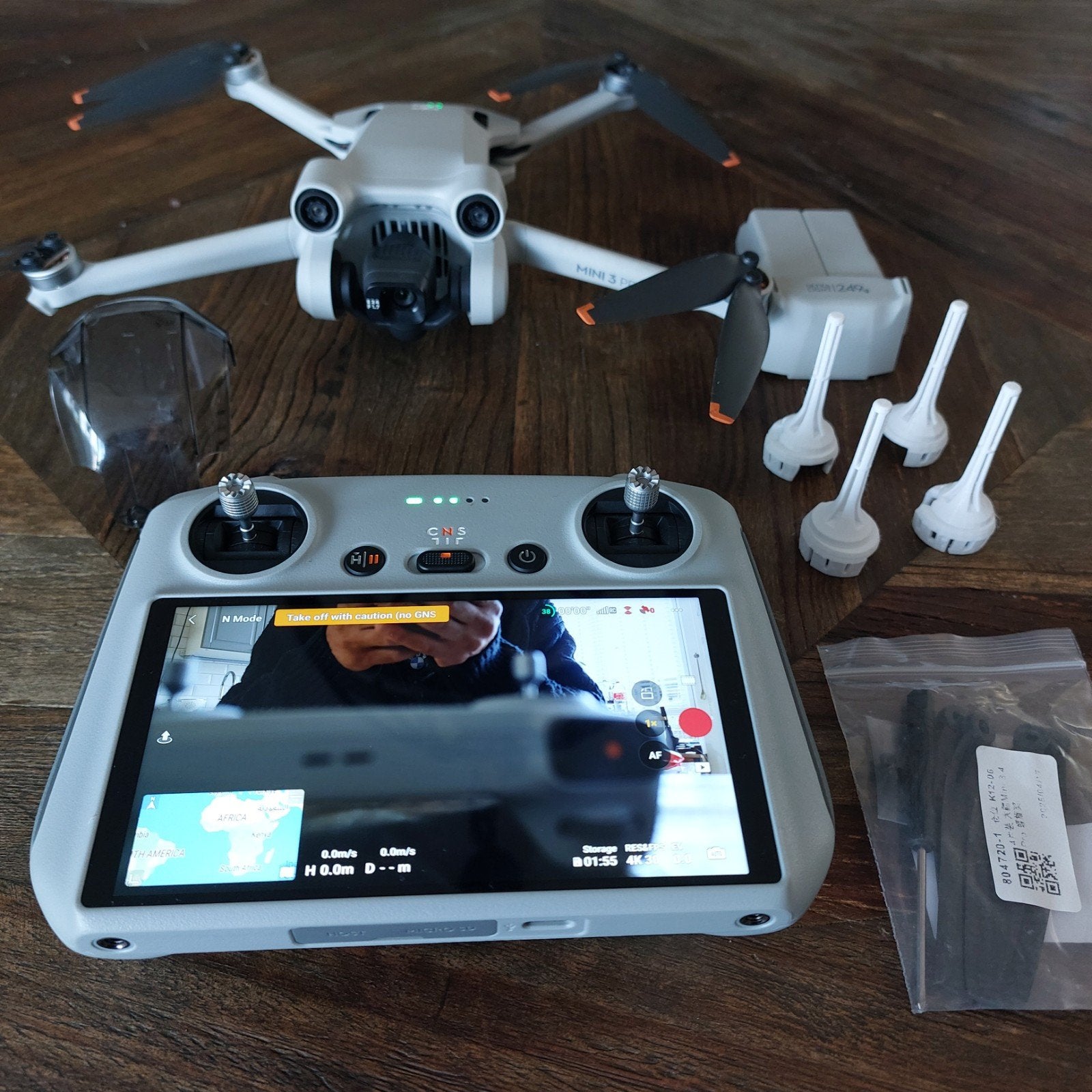 DJI Mini 3 Pro + 2 Accu's & Tas, Ophalen, Cameradrone, Extra accu('s), Zo goed als nieuw