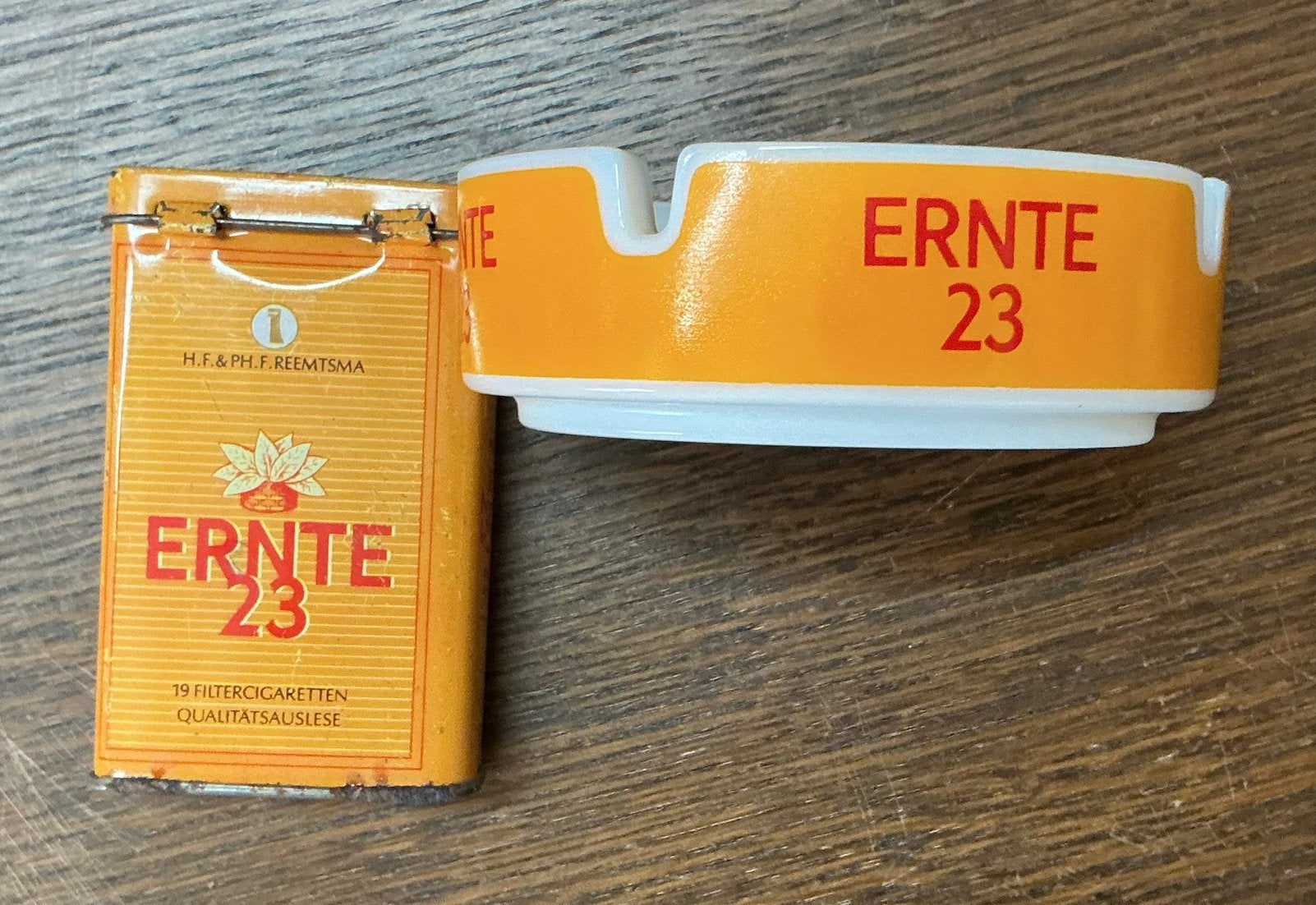 Oud asbakje en blikje ERNTE 23 sigaretten, Ophalen of Verzenden, Gebruikt, Asbak