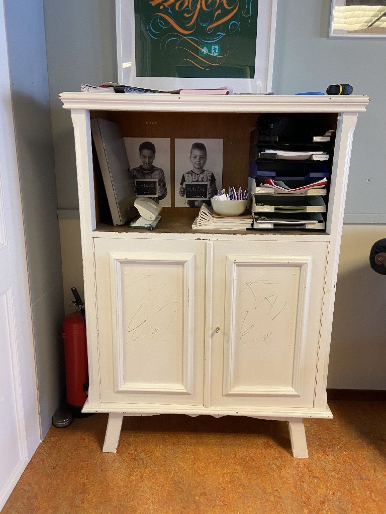 GRATIS AFHALEN - witte kast, Antiek en Kunst, Antiek | Meubels | Kasten, Ophalen