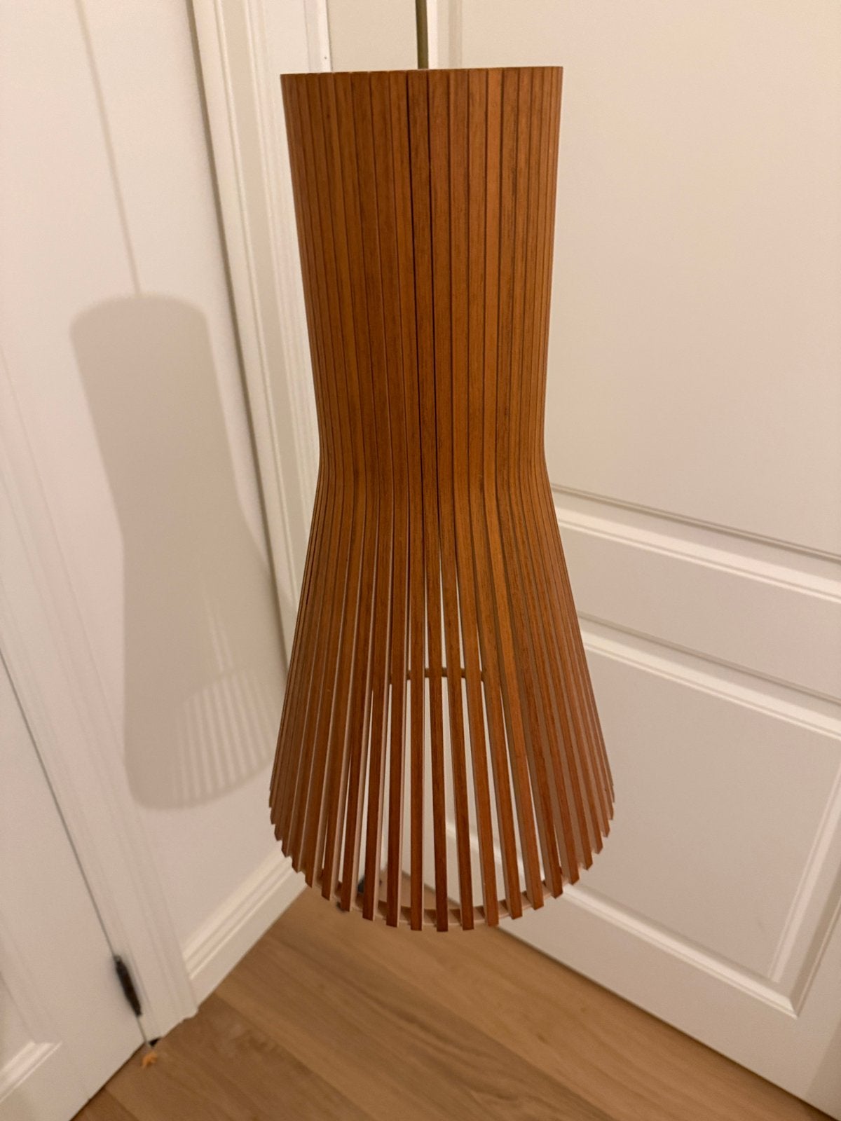 Secto Design 4201 hanglamp – notenhout – €300, Ophalen, Zo goed als nieuw
