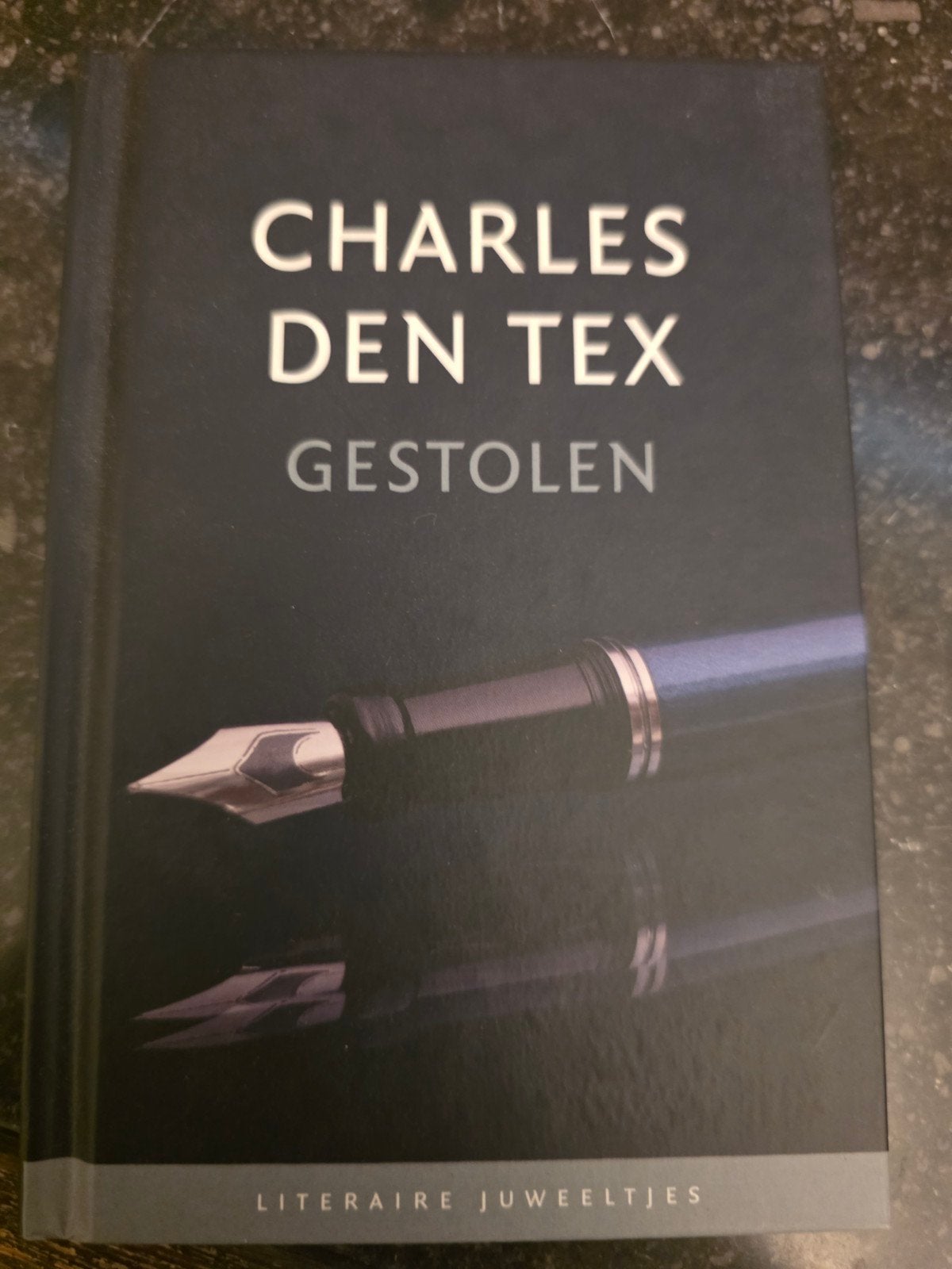 Charles den Tex - Gestolen (Literaire Juweeltjes), Ophalen of Verzenden, Zo goed als nieuw, Charles den Tex, Nederland