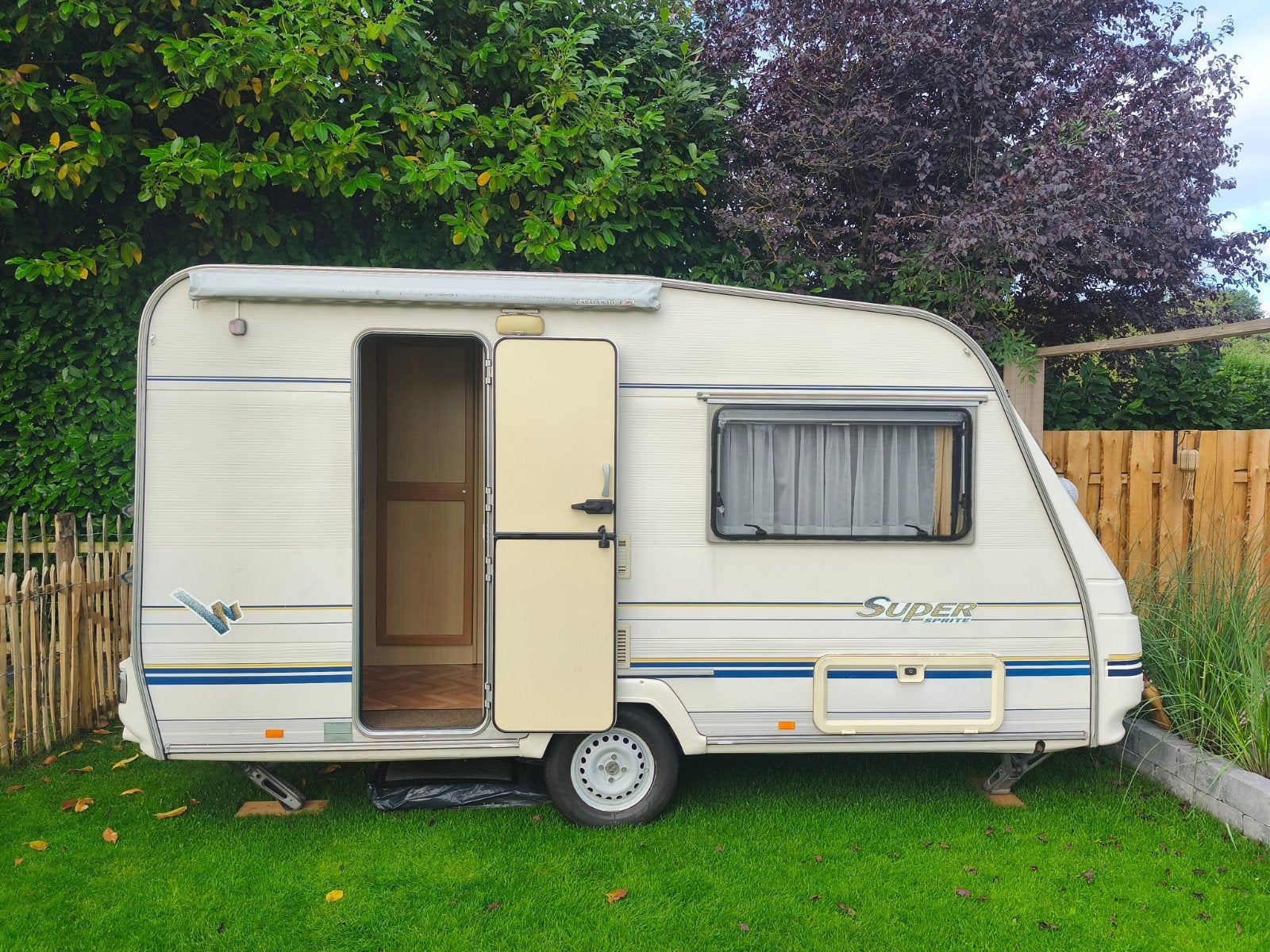 Sprite Super 390/2 vaste prijs, Caravans en Kamperen, Overige typen, Tot en met 2, Treinzit, Particulier