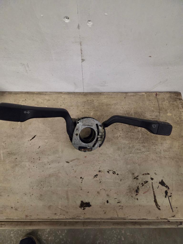 VOLKSWAGEN GOLF 1988 STUURBEDIENING 35 EURO verz.8.75 euro, Ophalen of Verzenden, Volkswagen