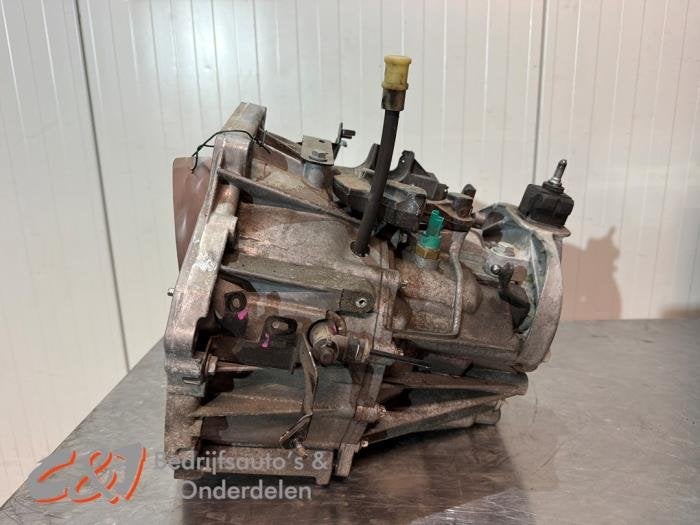 Versnellingsbak van een Opel Vivaro, Auto-onderdelen, Gebruikt, -, -, Opel