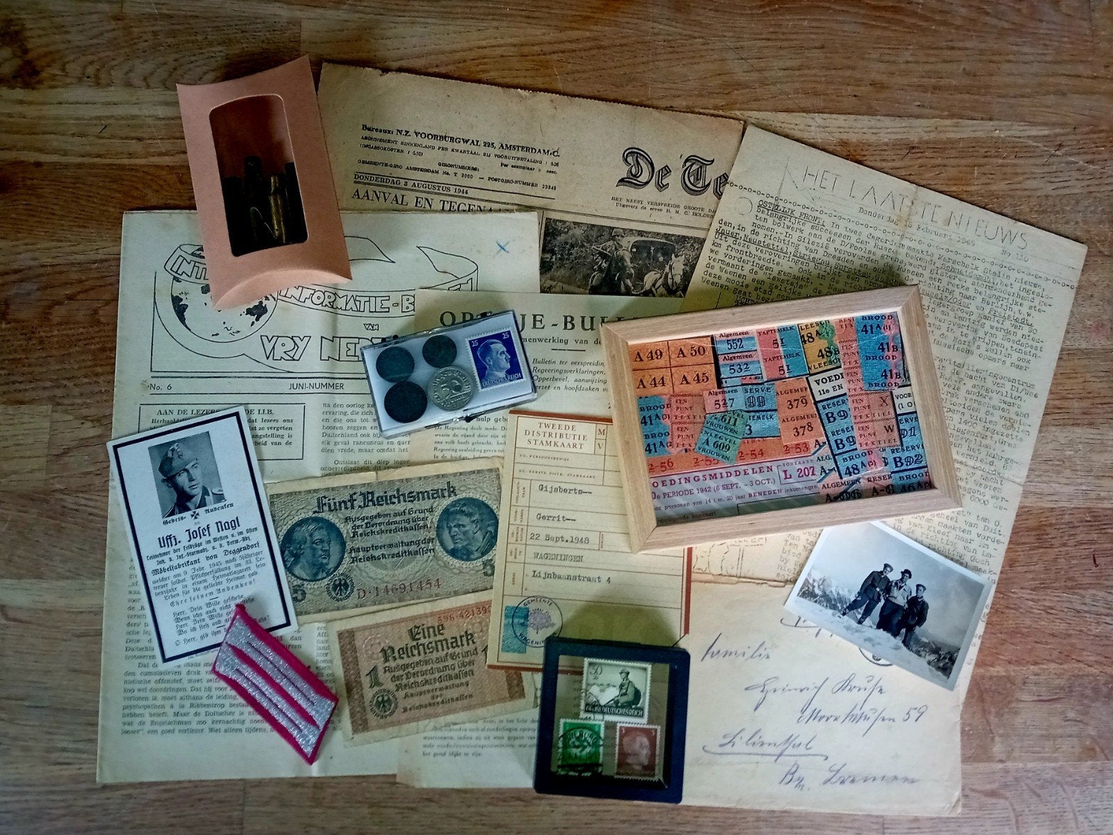 ​Groot Lot WO2 Militaria, krant, reichsmark, hulzen, etc.., Ophalen of Verzenden, Overige soorten, Overige gebieden, Overige typen